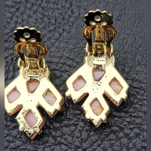 Vintage Pink Thermoset Clip On Earrings, Vintage, Estate - Picture 3 of 3